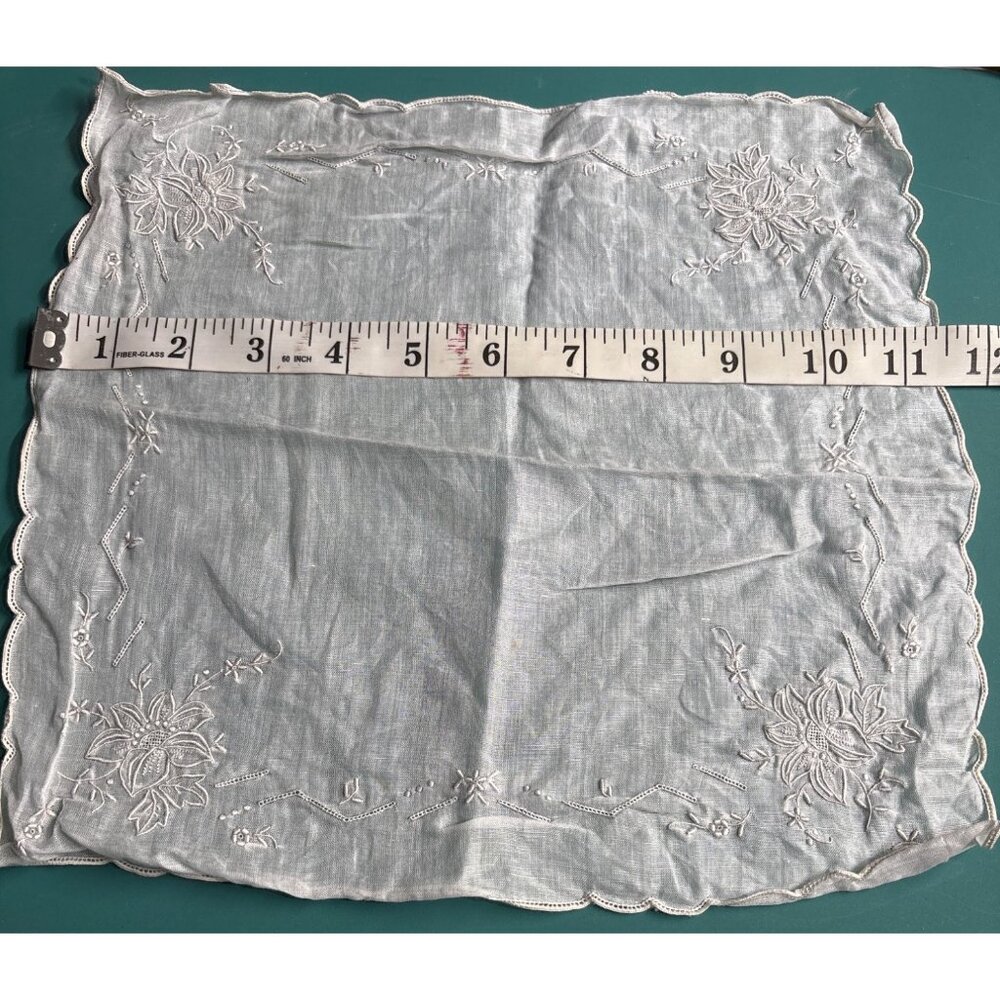 VTG Cotton Handkerchief White Handcrafted Stitched Edges Embroidered Wedding Gra - Picture 3 of 3
